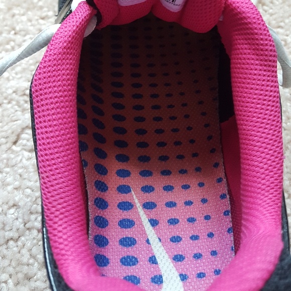 Shoes - Picture 5 of 8